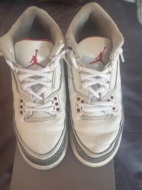 Jordan White and Red Retro Basketball Shoes